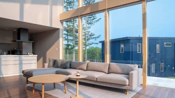 Luxury Villa, Mountain View | Free WiFi