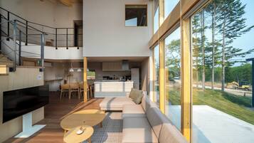 Luxury Villa, Mountain View | Free WiFi, bed sheets