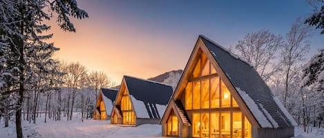 ラグジュアリー ヴィラ レイクビュー | WiFi (無料)、ベッドシーツ