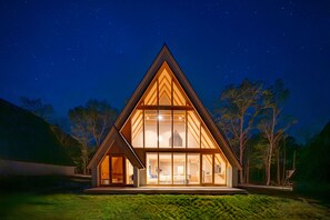 ラグジュアリー ヴィラ レイクビュー | WiFi (無料)、ベッドシーツ