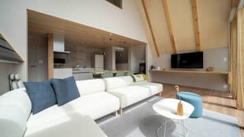 Luxury Villa, Lake View | Living area