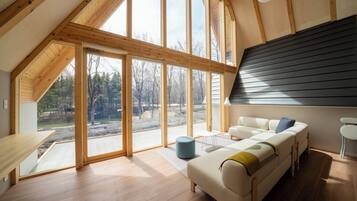 Luxury Villa, Lake View | Living area