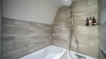 Luxury Villa, Lake View | Bathroom