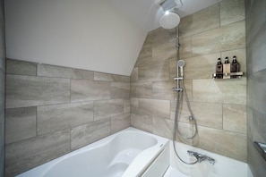 Luxury Villa, Lake View | Bathroom