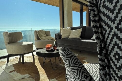 Montini’s House – Cozy Mountain Hideaway with Jacuzzi