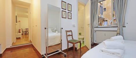 1 chambre, fer et planche Ă repasser, Wi-Fi, literie fournie