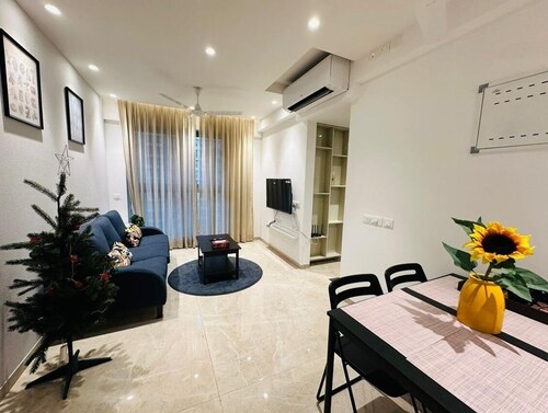 1BR Service Apartment A - 1008 Powai By Florastays
