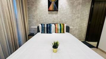 Free WiFi, bed sheets