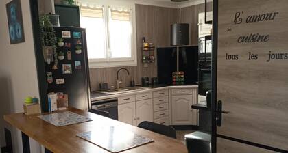 Maison Sacha en ville dans un quartier calme