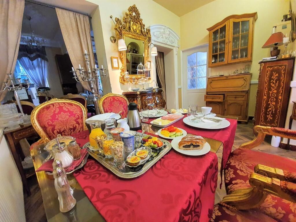 含每日當地特色早餐