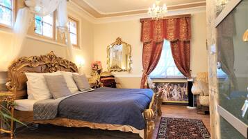 Signature Room | Individually decorated, iron/ironing board, free WiFi, bed sheets