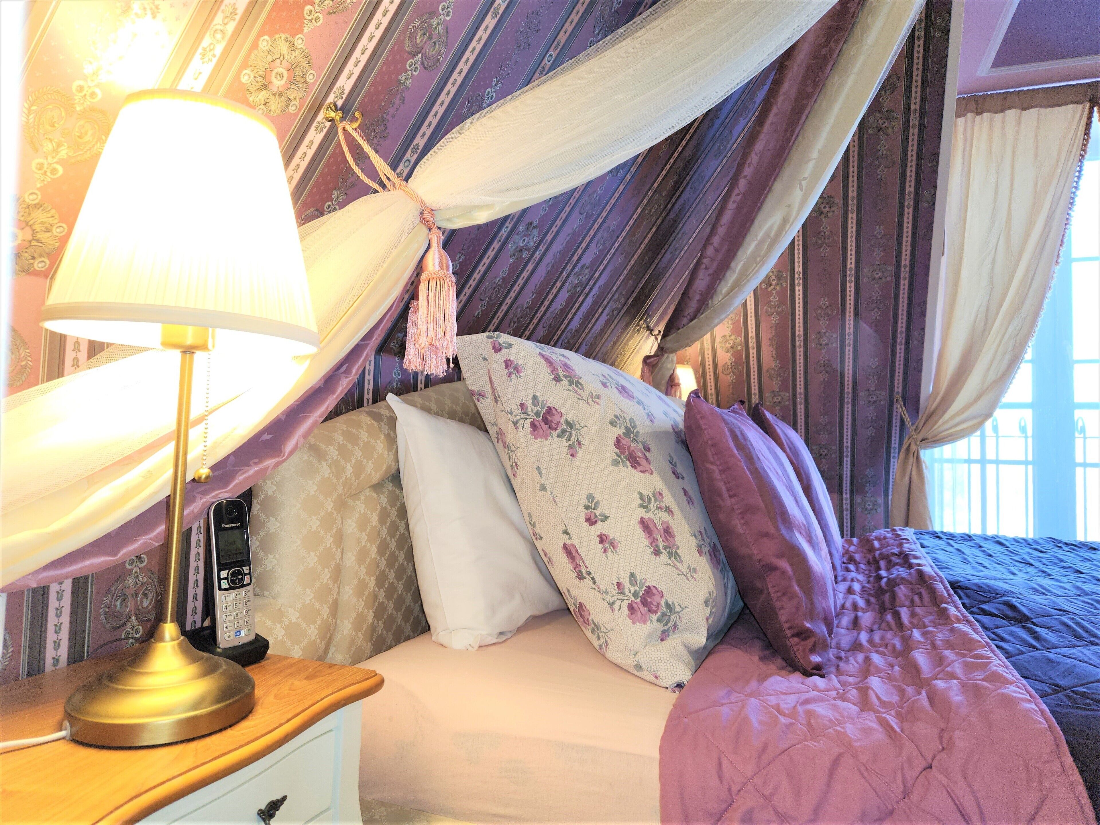 Exclusive Room | Individually decorated, iron/ironing board, free WiFi, bed sheets