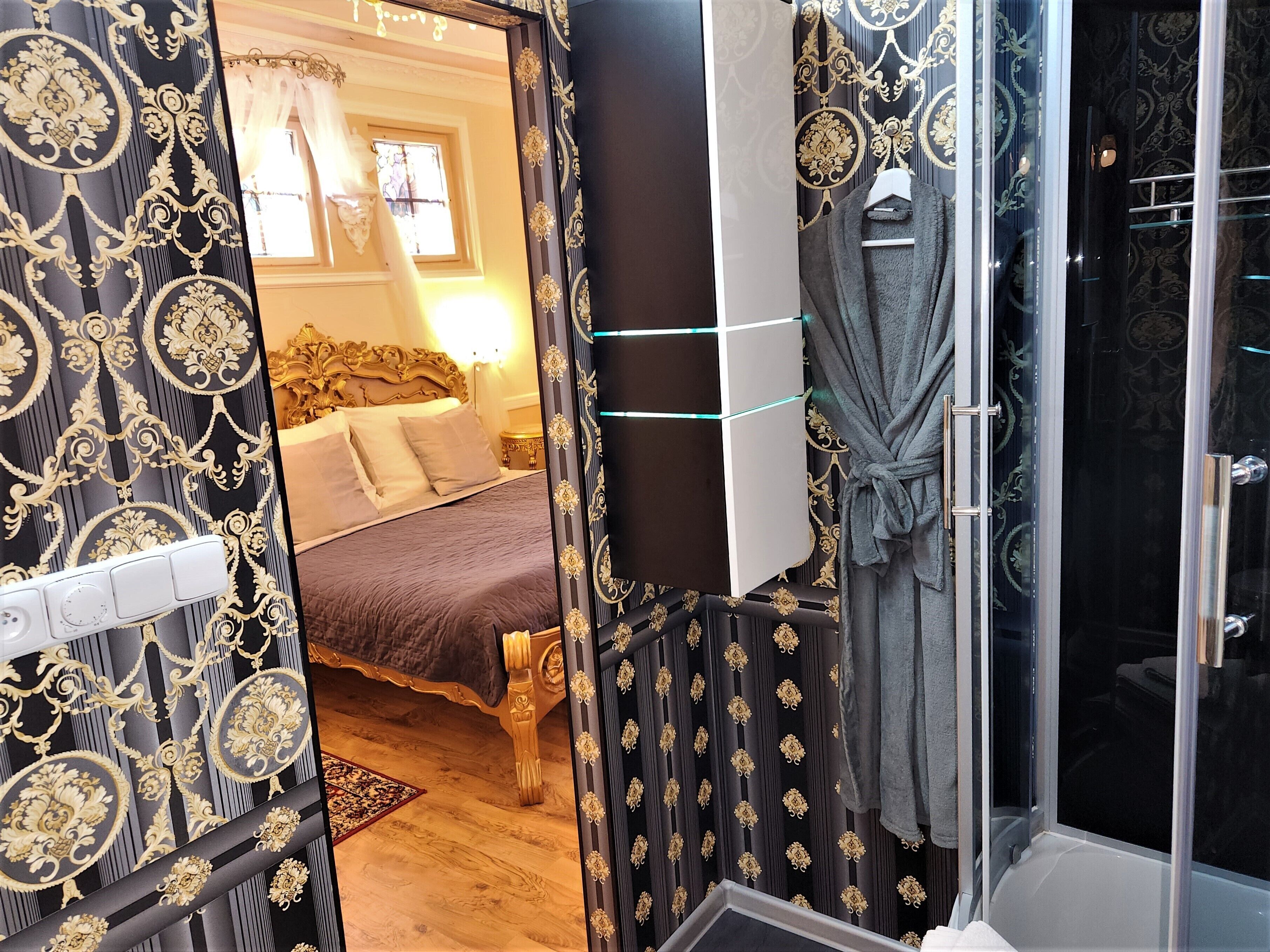 Rom – signature | Bad | Toalettartikler (inkludert), badekåper, tøfler og såpe