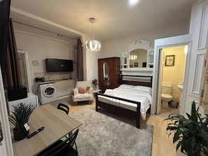 Room, 1 Bedroom | 1 bedroom - Room-lancaster Gate Studio Bayswater Roa (London)