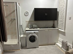 Room, 1 Bedroom | Laundry - Room-lancaster Gate Studio Bayswater Roa (London)