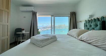 Eos Sea View Apartment