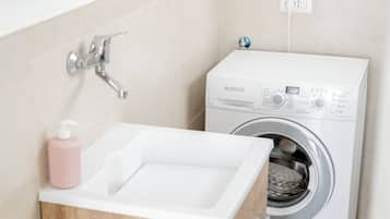 Appartement Duplex, 2 chambres, patio, vue mer | Intérieur