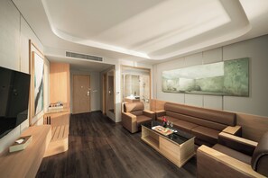 Free minibar items, in-room safe, free WiFi, bed sheets