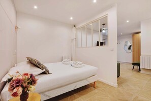 1 bedroom, WiFi, bed sheets - Faubourg saint denis, Charmant appartement 4P (Paris)