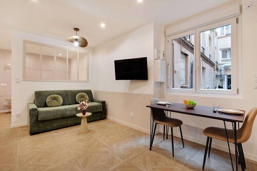 Faubourg saint denis, Charmant appartement 4P