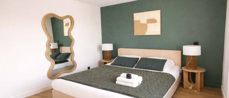 Iron/ironing board, WiFi, bed sheets