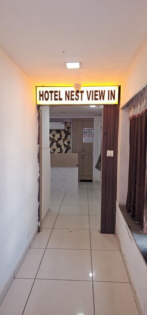 Lobby - Hotel Nest View In (Ahmedabad)