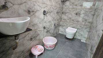 Deluxe Double Room, City View | Bathroom | Shower, free toiletries, slippers, towels