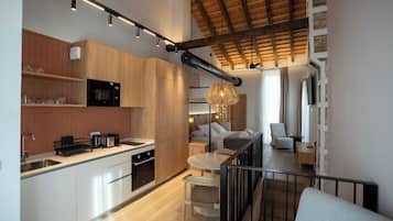 KĂŒhlschrank, Mikrowelle, Ofen, Herdplatte