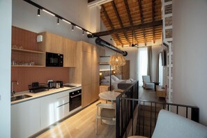 ตู้เย็น, ไมโครเวฟ, เตาอบ, เตาประกอบอาหาร