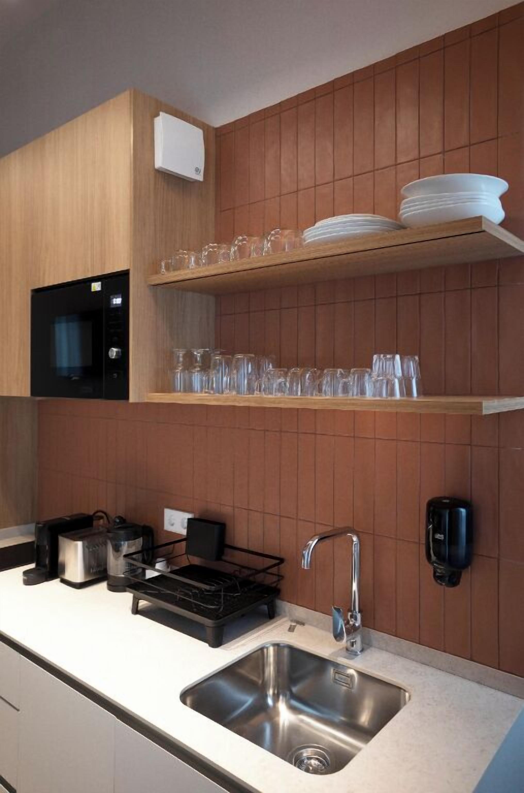 Superior-Apartment | Eigene Küche | Kühlschrank, Mikrowelle, Ofen, Herdplatte