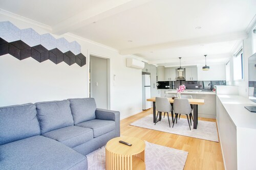 Serene 2BR Private Downstairs Retreat Near MONA