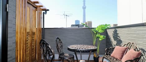 Family Villa, City View | Terrace/patio