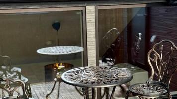 Tempat makan outdoor