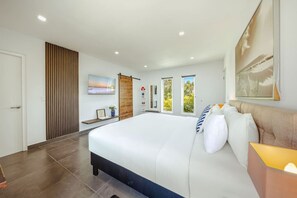 Travel cot, WiFi, bed sheets - Lux 3-Bedroom Villa with Private Pool by Bocobay (Noord)