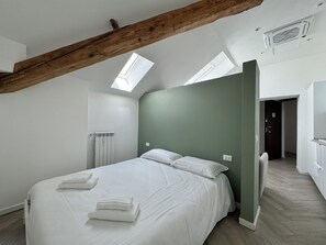 1 bedroom, travel crib, WiFi, bed sheets - Domo House 4 (Domodossola)