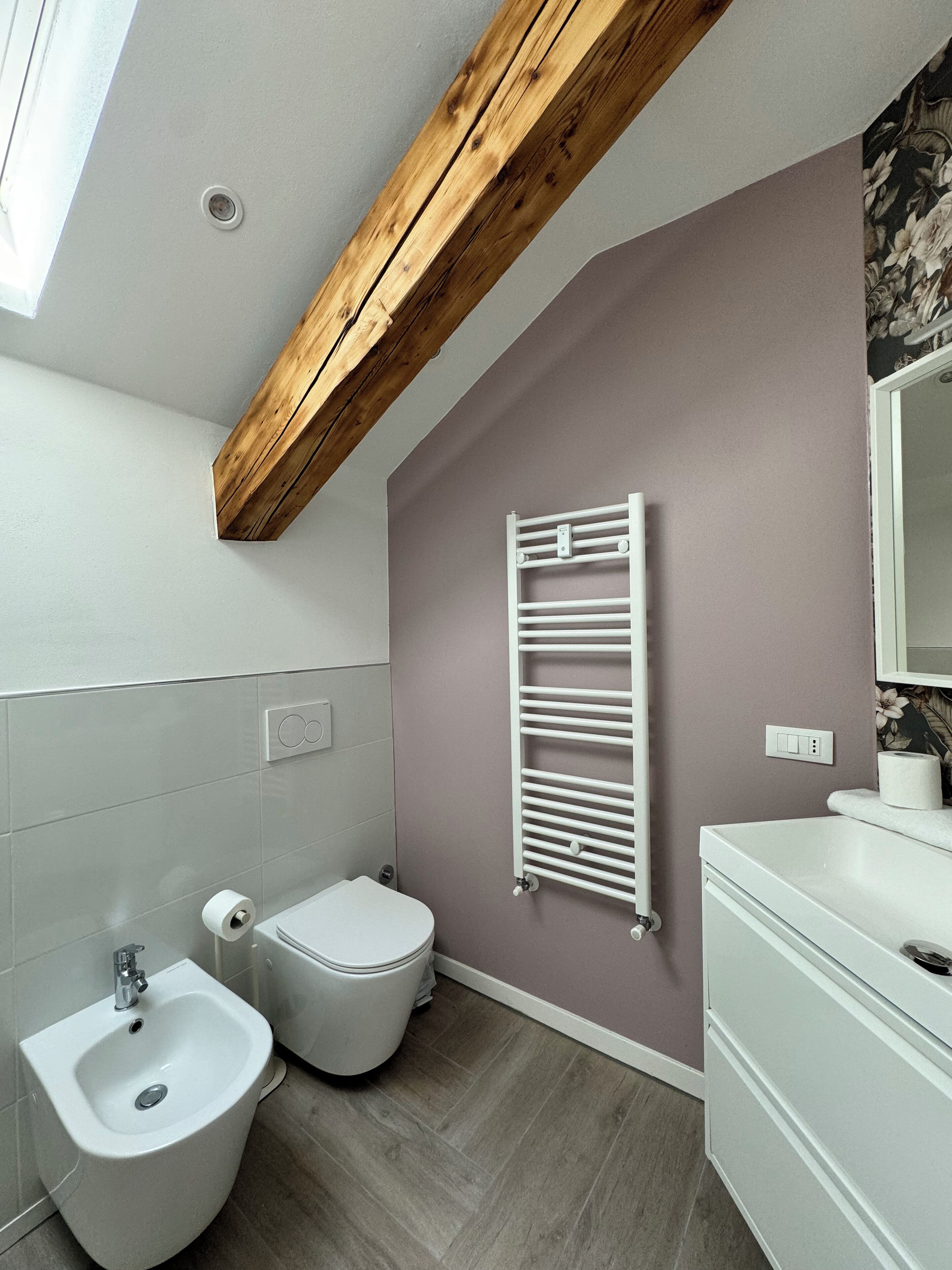 Doccia, asciugacapelli, bidet, asciugamani