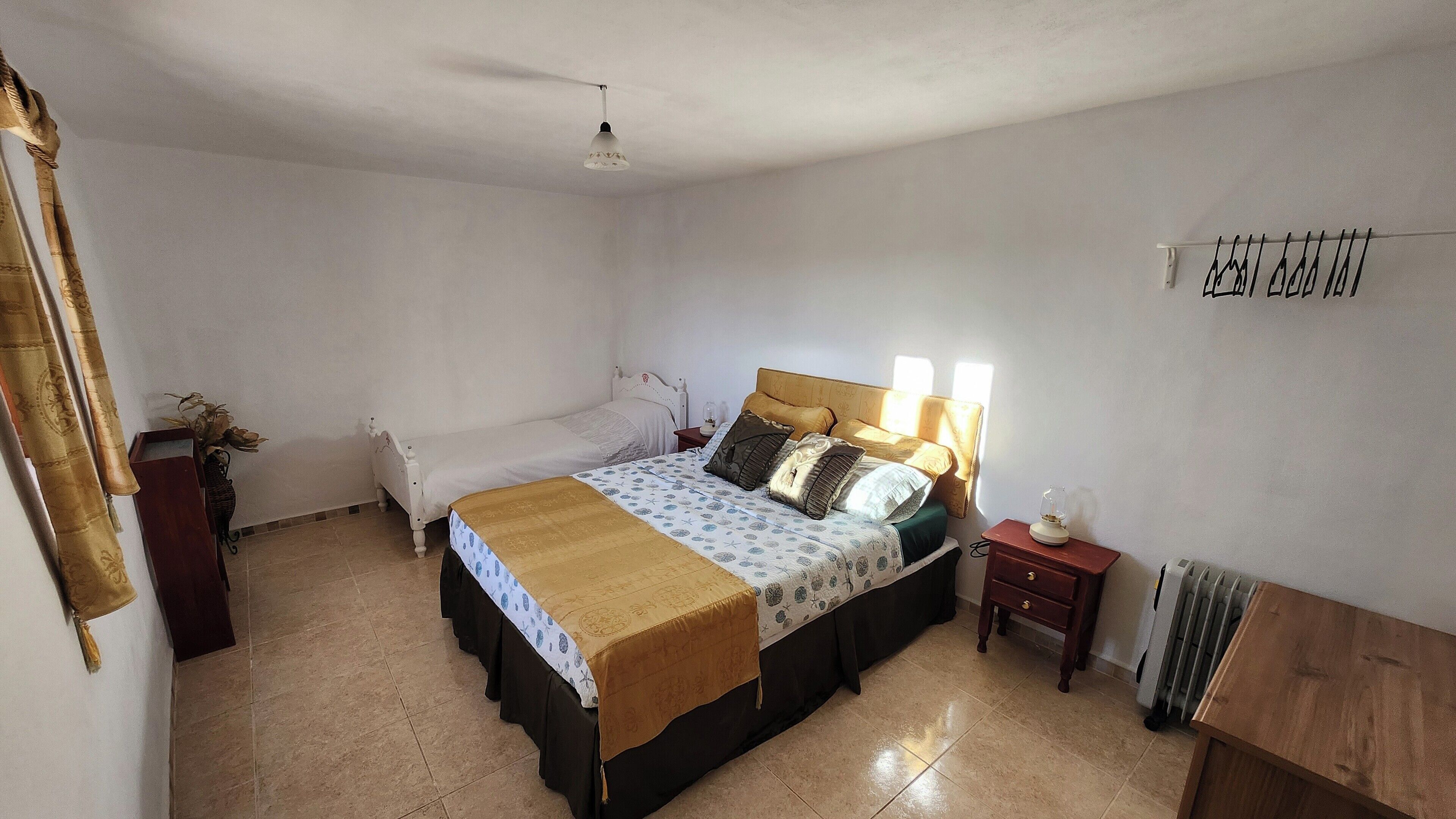 4 kamar tidur, Wi-Fi gratis, dan seprai linen