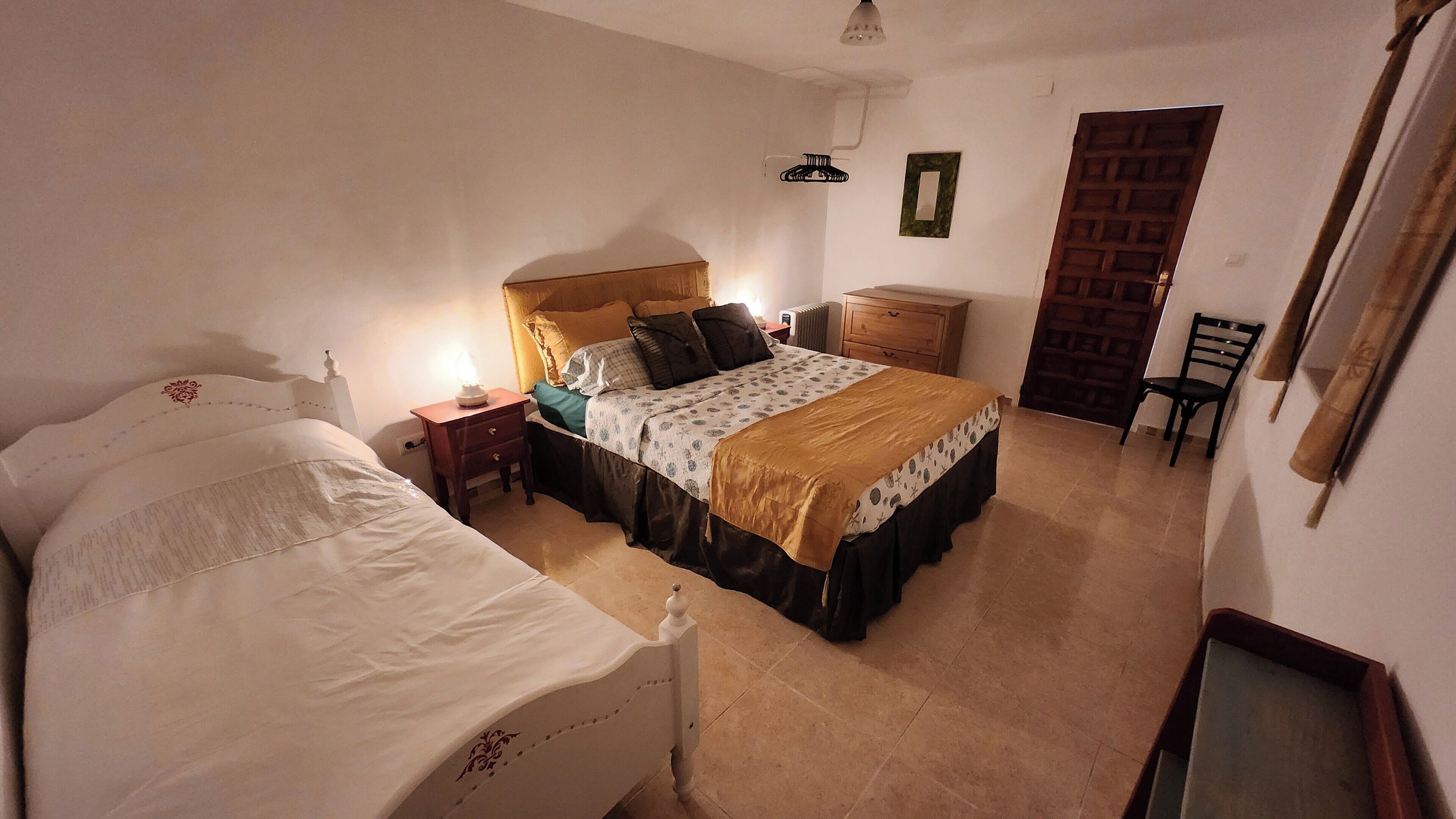 4 bedrooms, free WiFi, bed sheets