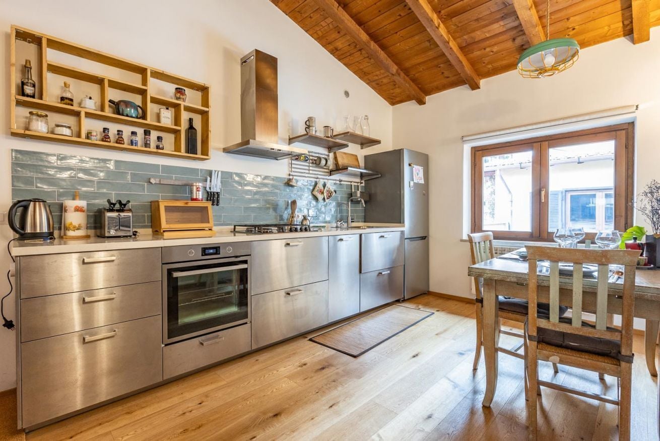 Réfrigérateur, lave-vaisselle, grille-pain