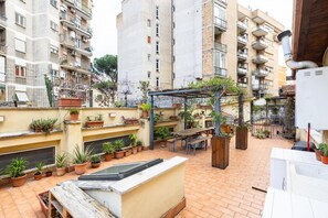 Outdoor dining - Pigneto Hideout by Rentbeat (Roma)