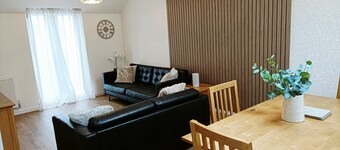 Exeter Coach House - Detached 2 Bed Home - Topsham - Sleeps 4, Parking & Garden