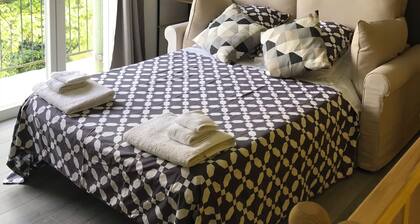 Modern villa with AC in Lougratte