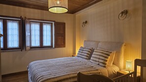 4 bedrooms, iron/ironing board, travel cot, free WiFi - Casa do Mel – Retreat in Serra da Estrela (Sabugueiro)