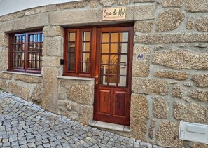 Exterior detail - Casa do Mel – Retreat in Serra da Estrela (Sabugueiro)