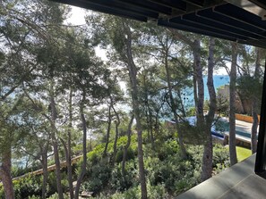 Property grounds - Luxury Seafront Villa • Infinity Pool - Walk to Beach (Tarragona)