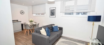 Modern 2 Bedroom Apartment in Central Wigan