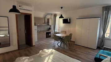 Fer et planche Ă repasser, Wi-Fi, draps fournis