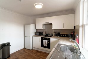 Fridge, microwave, oven, stovetop - Harbour-Side Retreat | 1-Bed Flat in Whitehaven (Whitehaven)