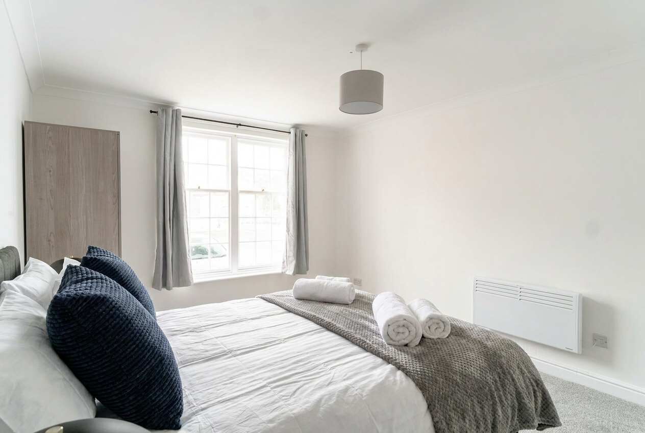 1 bedroom, desk, iron/ironing board, WiFi