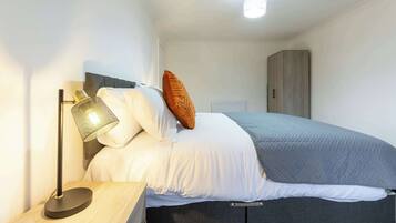 1 chambre, bureau, fer et planche Ă repasser, Wi-Fi